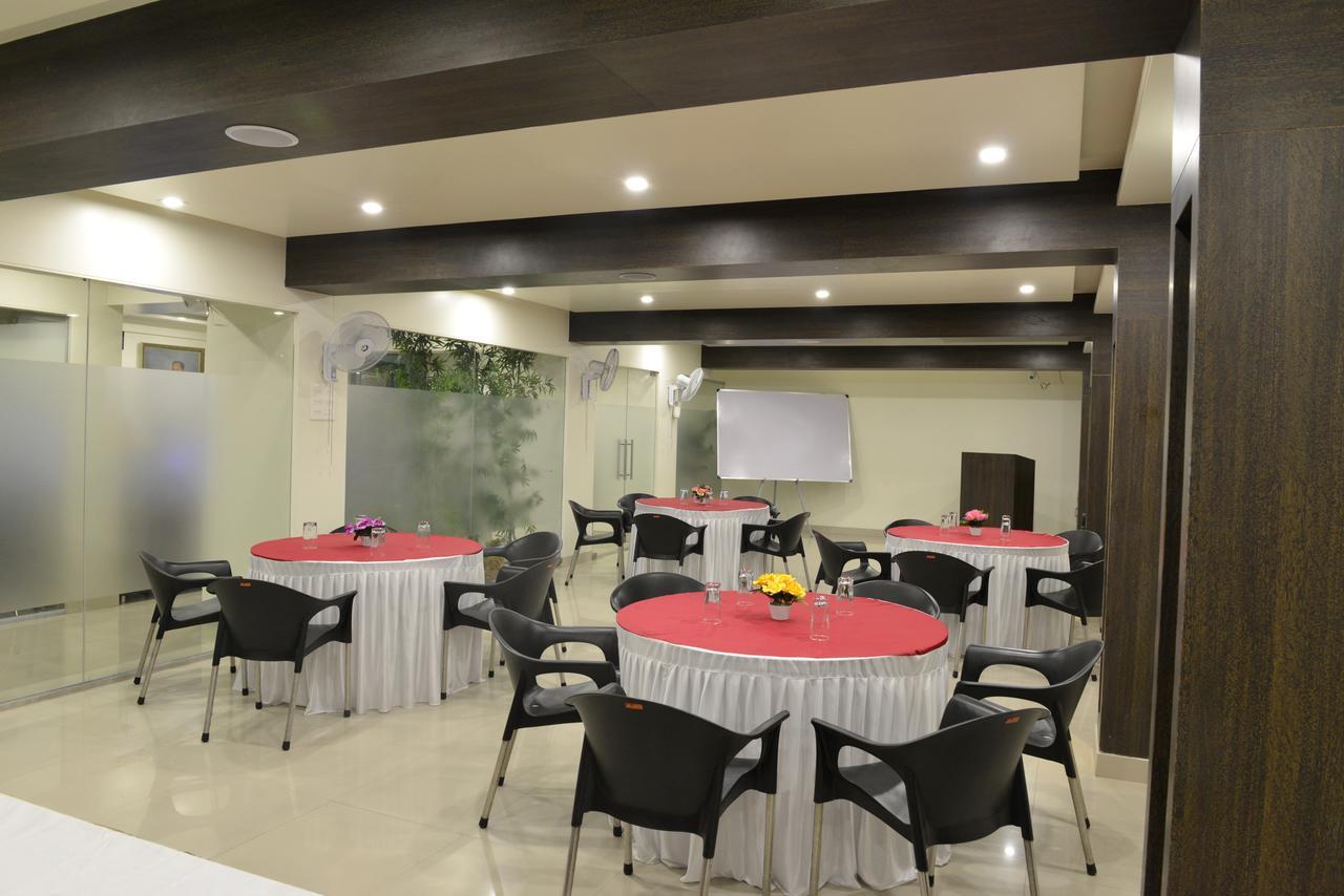 Hotel Suresh Inn Pune Exterior photo