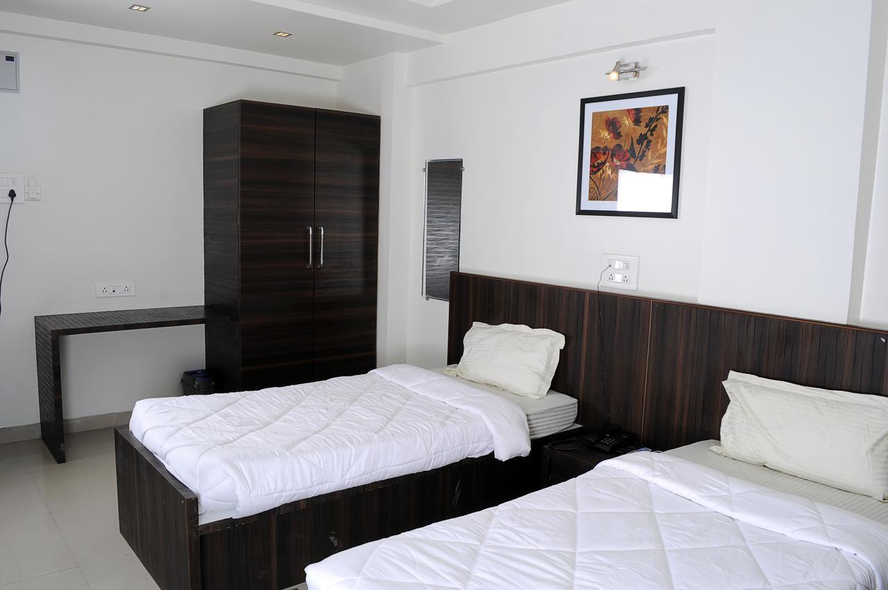 Hotel Suresh Inn Pune Exterior photo